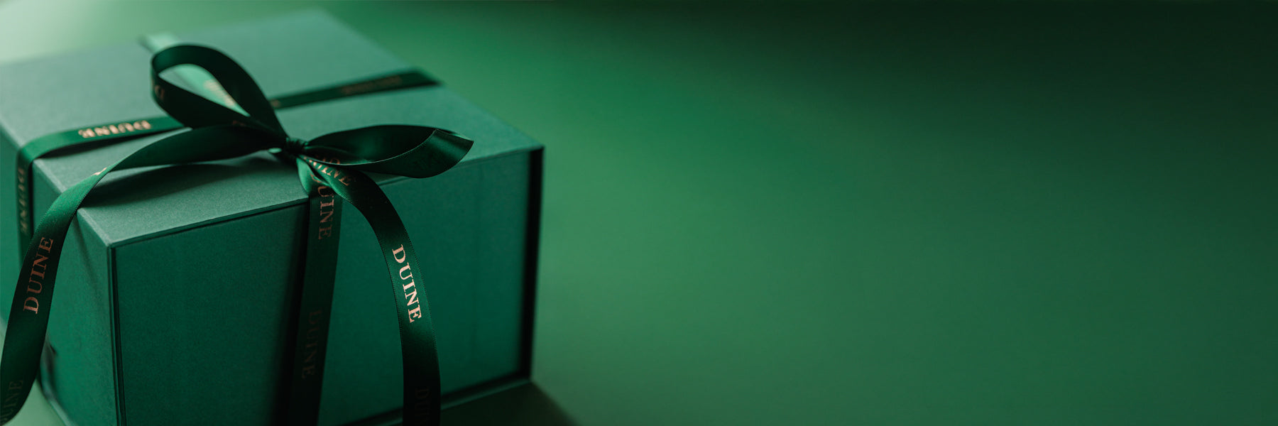 DUINE Christmas rituas gift set box for women irish candle green eco ribbon gift box present